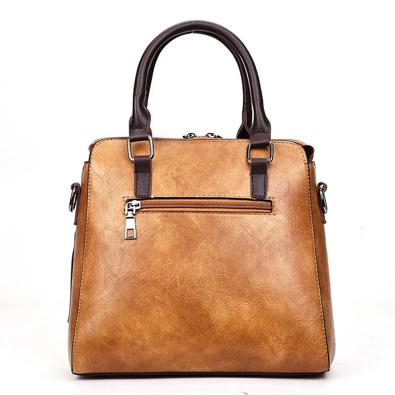 Red Pu Shoulder Bag With Tassel & Cat Pendant 6