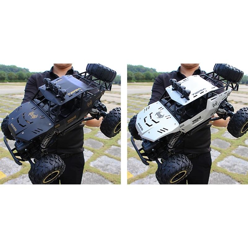 Off-road Climbing Car with 2.4ghz Remote Control and Double Motors - Silver 3