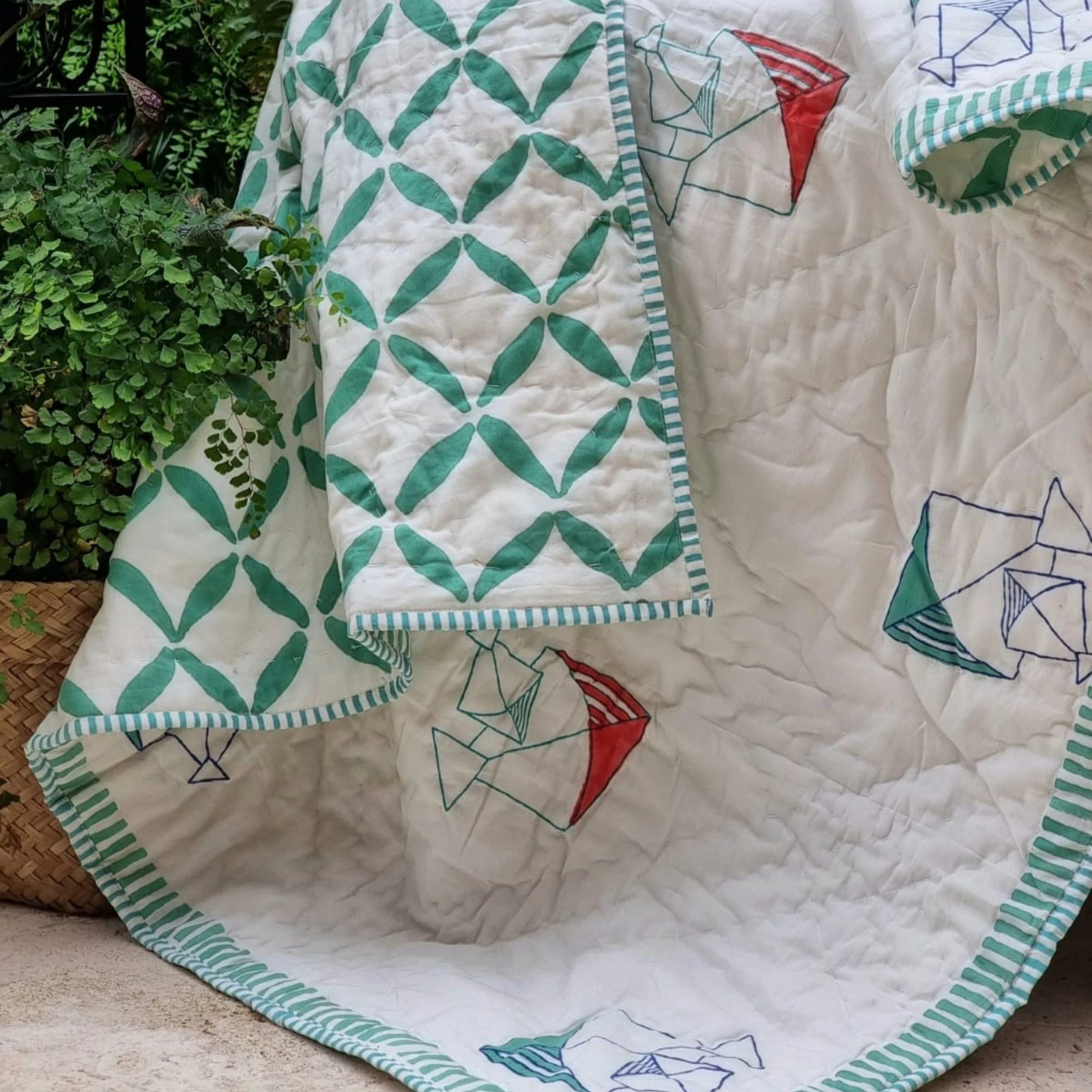 GOTS Certified Organic Cotton Reversible Baby Quilt (100x120cm) - Pretty Kites (Green) 3