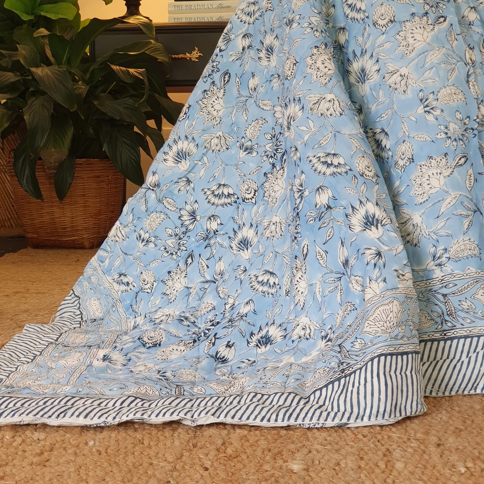 Wild Flower Ocean Reversible Quilt - Blue (Size: King 228 cm x 274 cm) 5