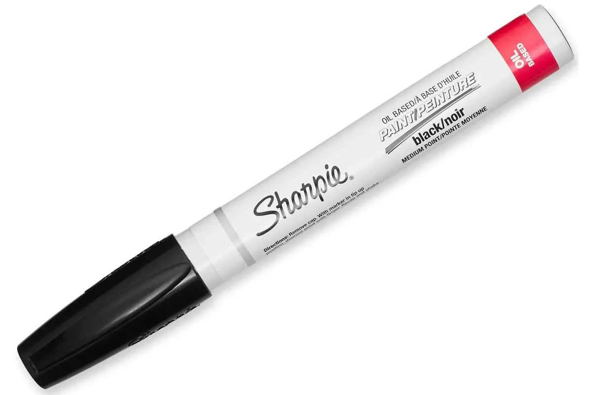 Sharpie Oil-Based Paint Marker - Medium Black
