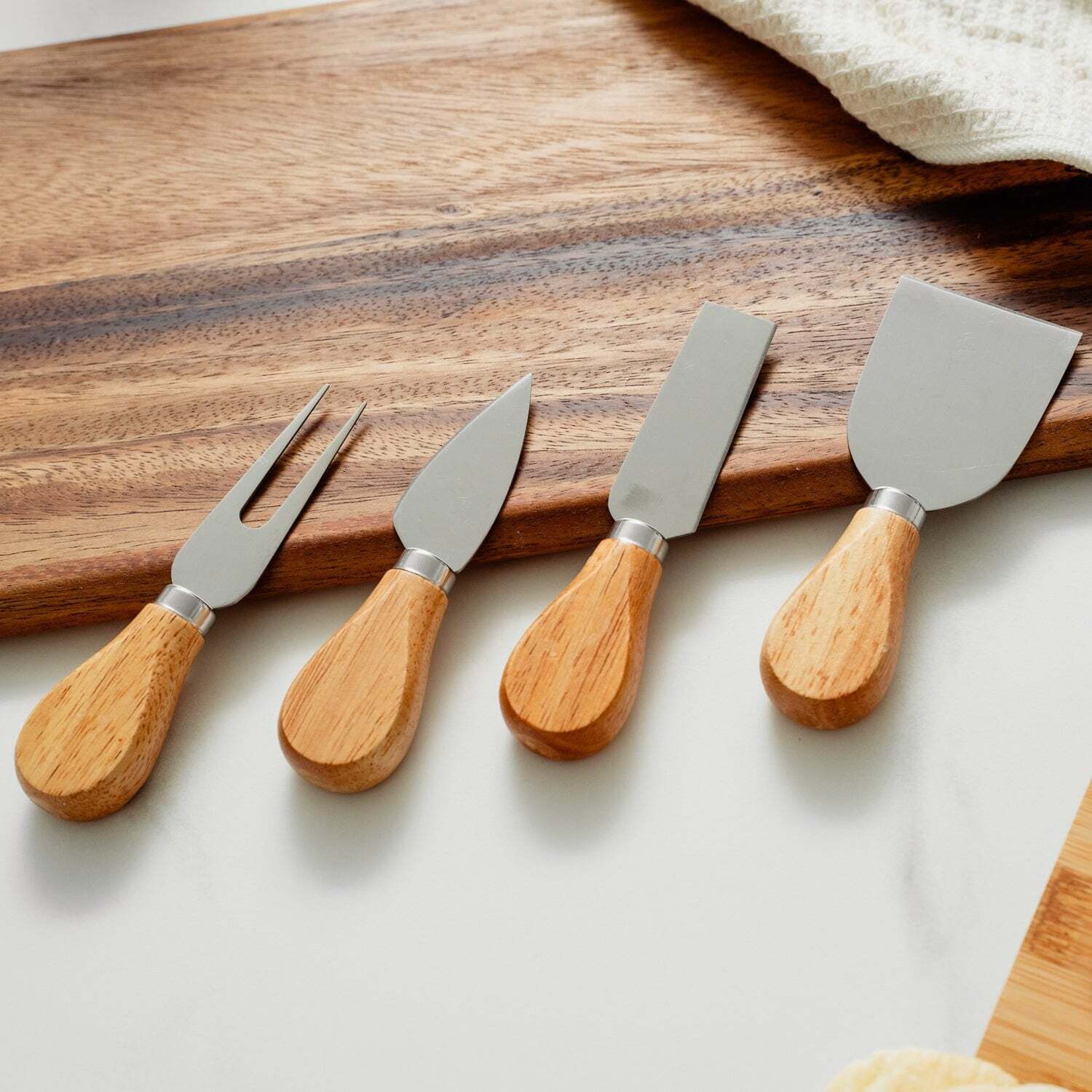 AVALON 4 PIECE WOOD HANDLE CHEESE KNIFE SET 5