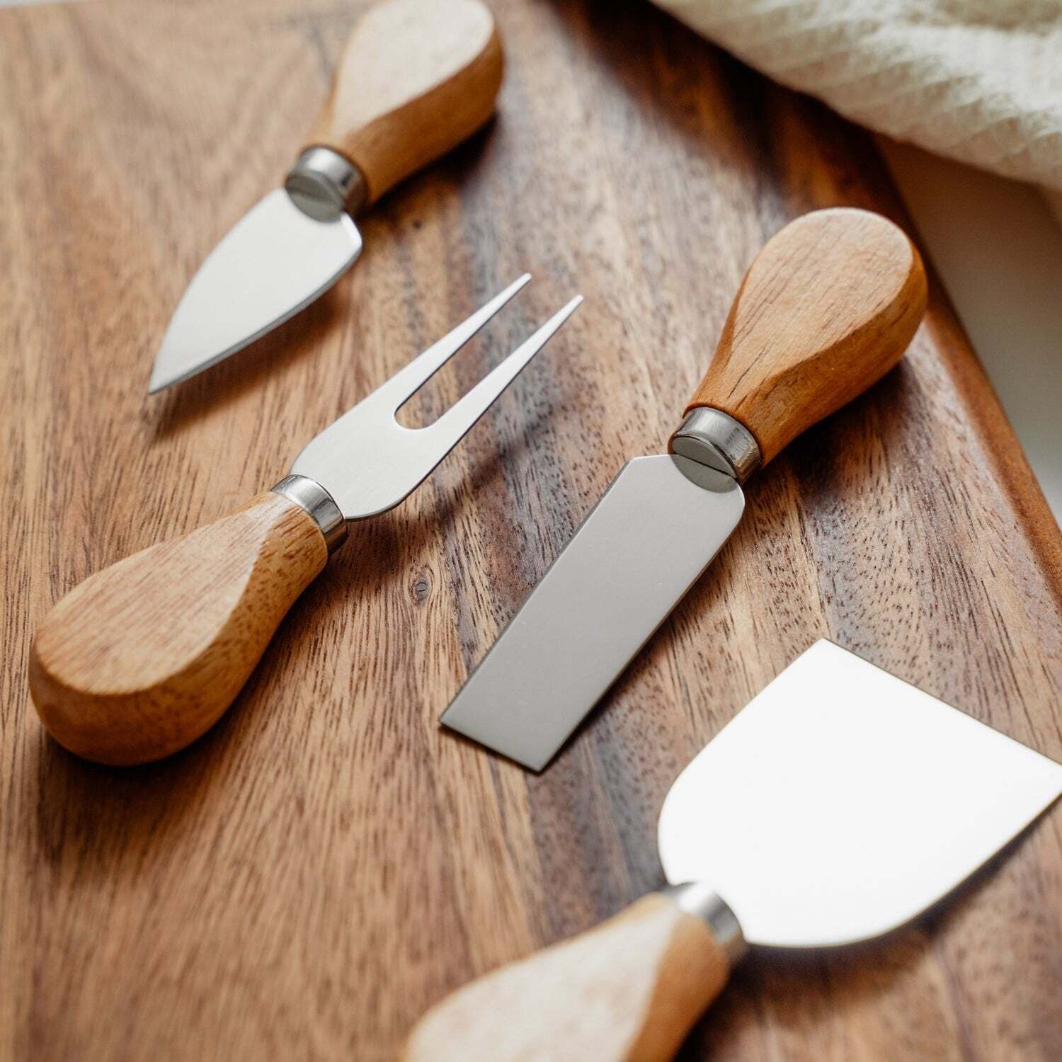 AVALON 4 PIECE WOOD HANDLE CHEESE KNIFE SET 7
