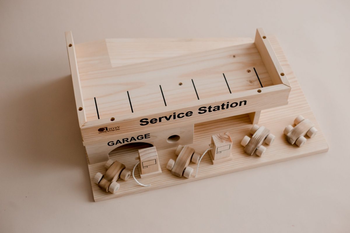 Solid Wooden Service Station 3