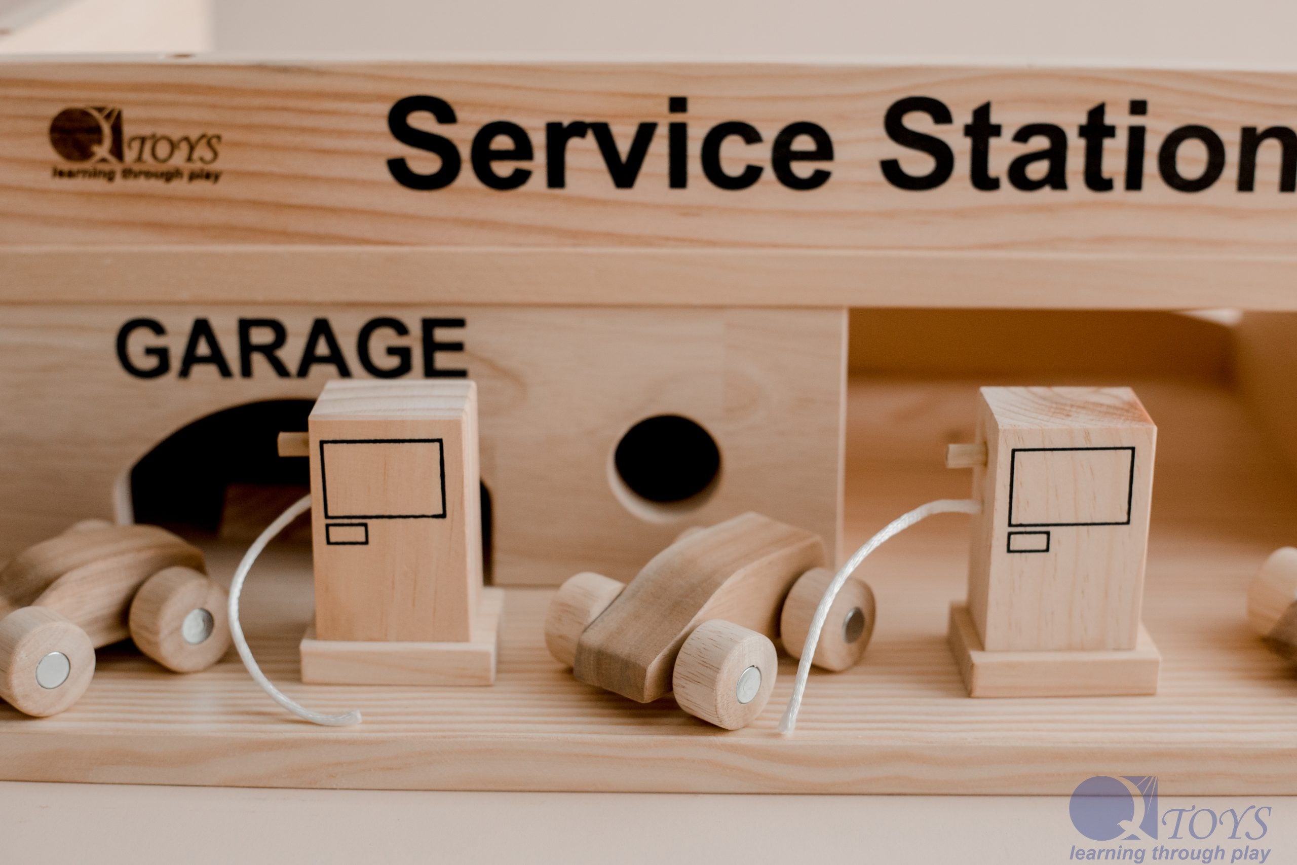 Solid Wooden Service Station 4