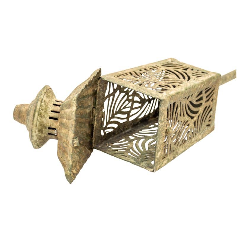 Vintage Style Garden Lantern Candleholder Stake 120cm