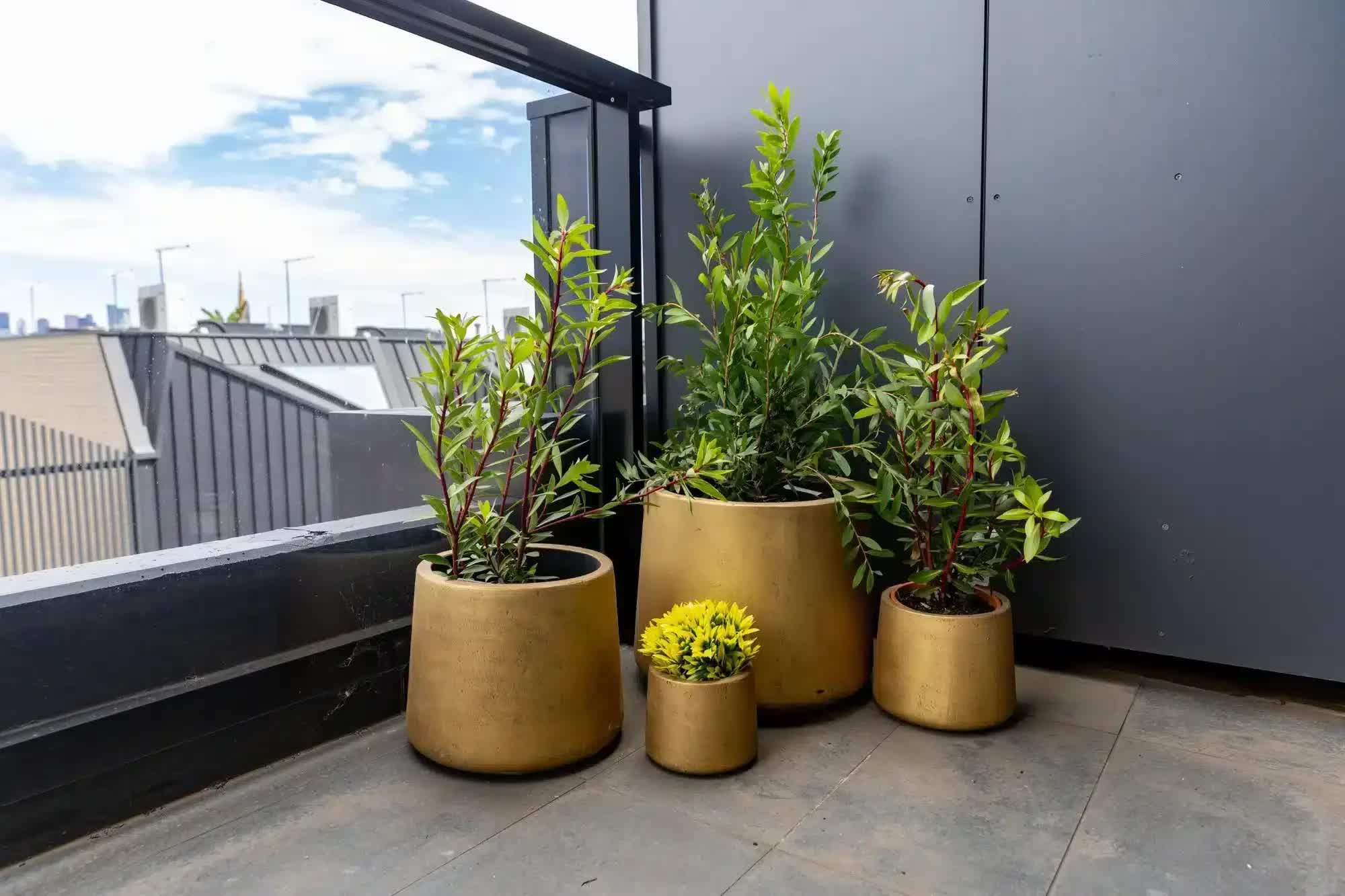 Elegant Gold Planters / Gold Pots Set of 4 3