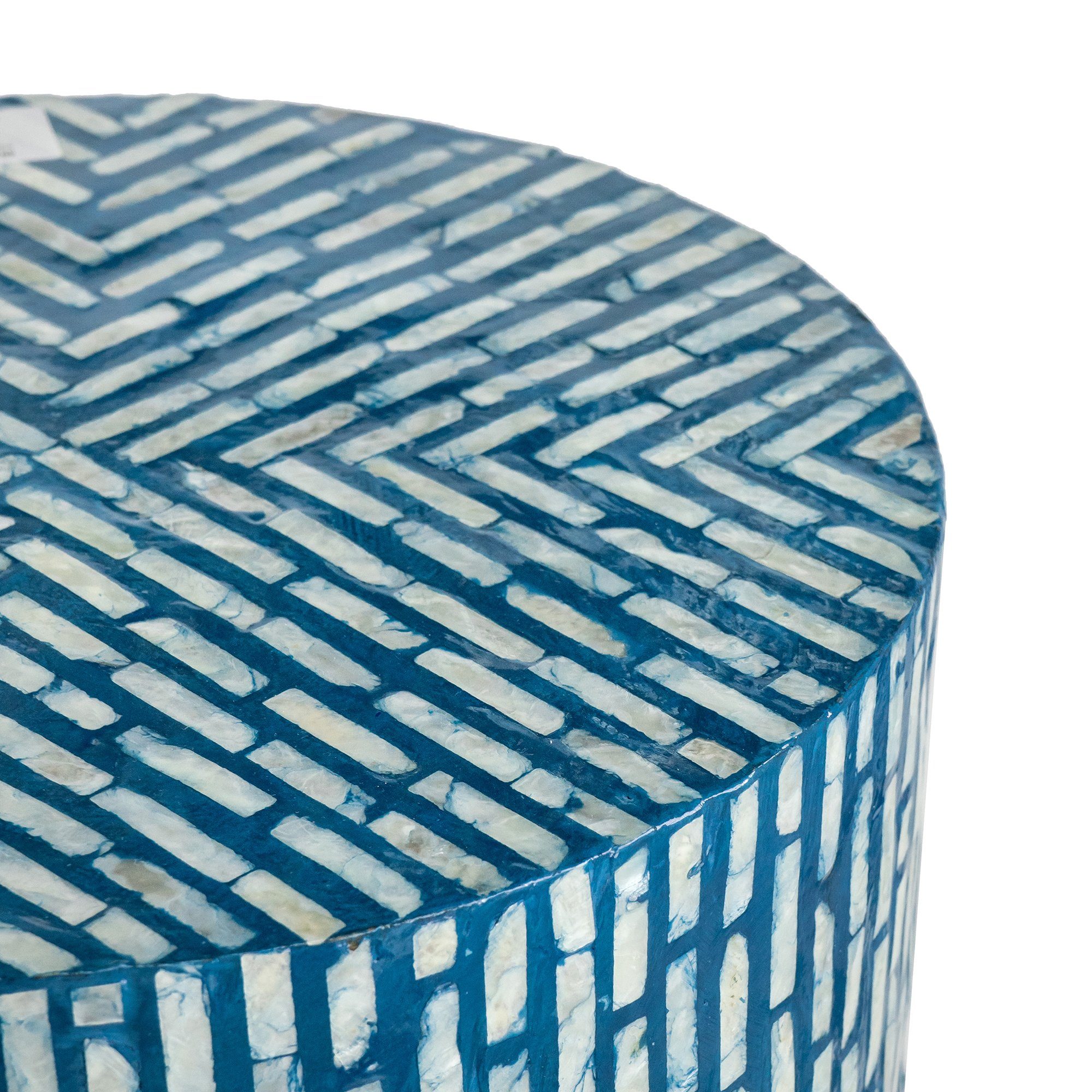 SHELL STOOL/SIDE TABLE 4