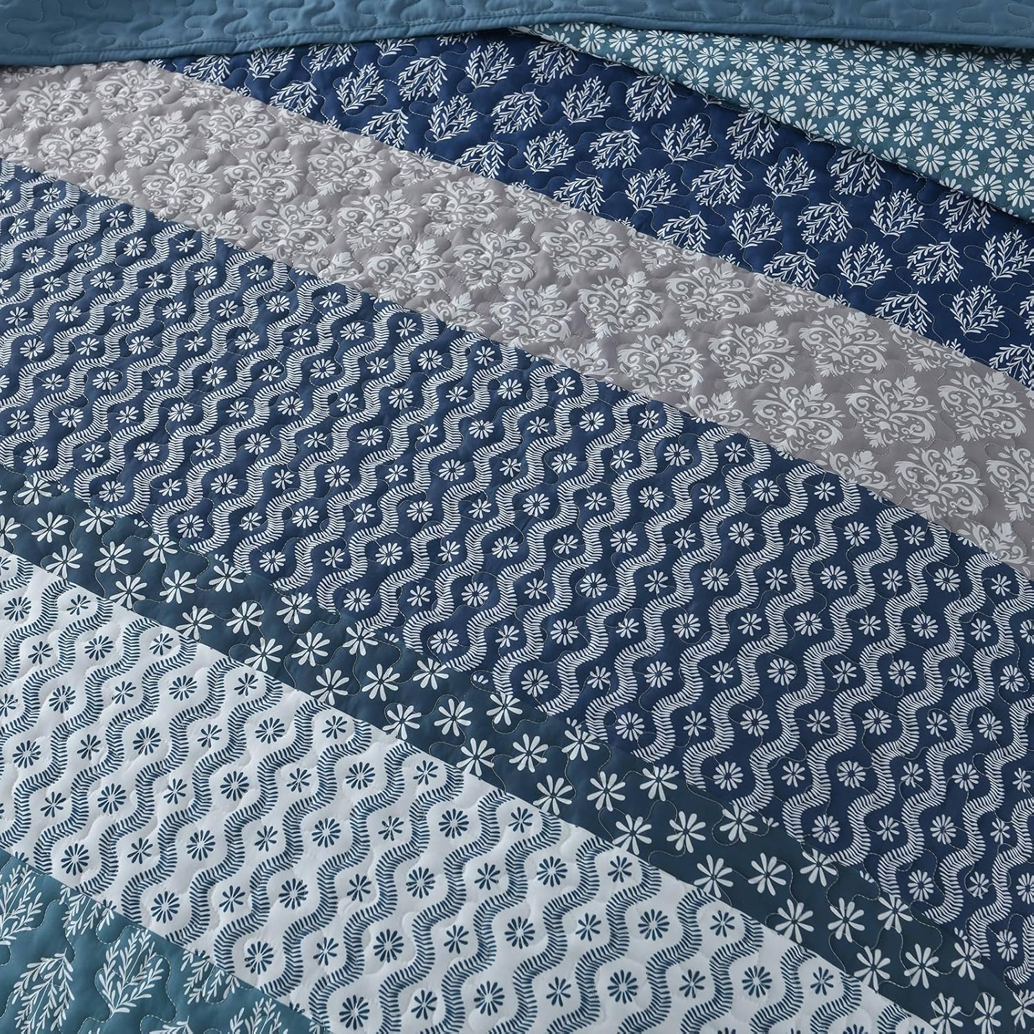 Classic Hydrangea Soft Quilted 3 Pc Bedspread & Pillow Cover Set 5