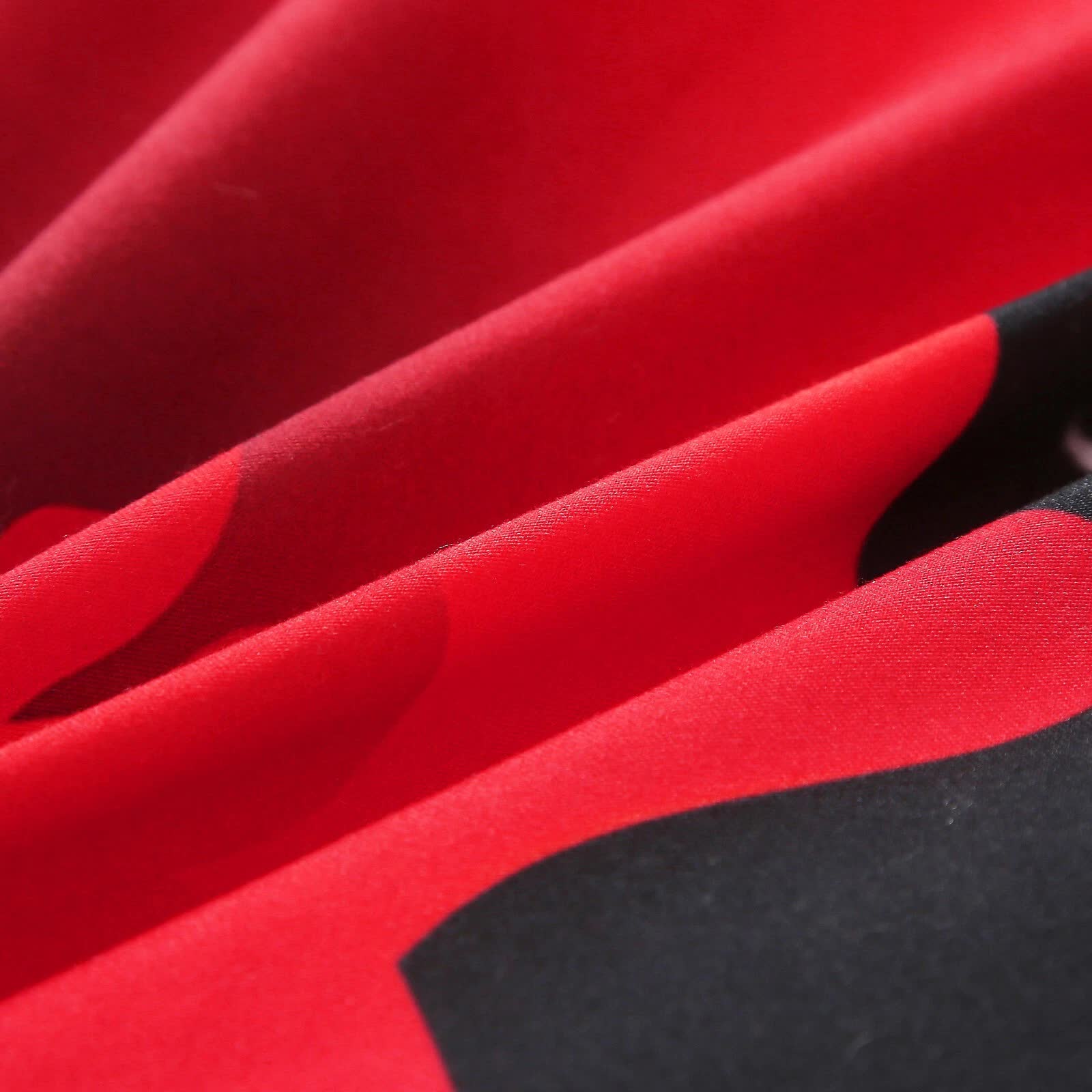 Chill Haven Red Rose 3‑Piece Comforter Bundle – Relax & Recharge Style 8