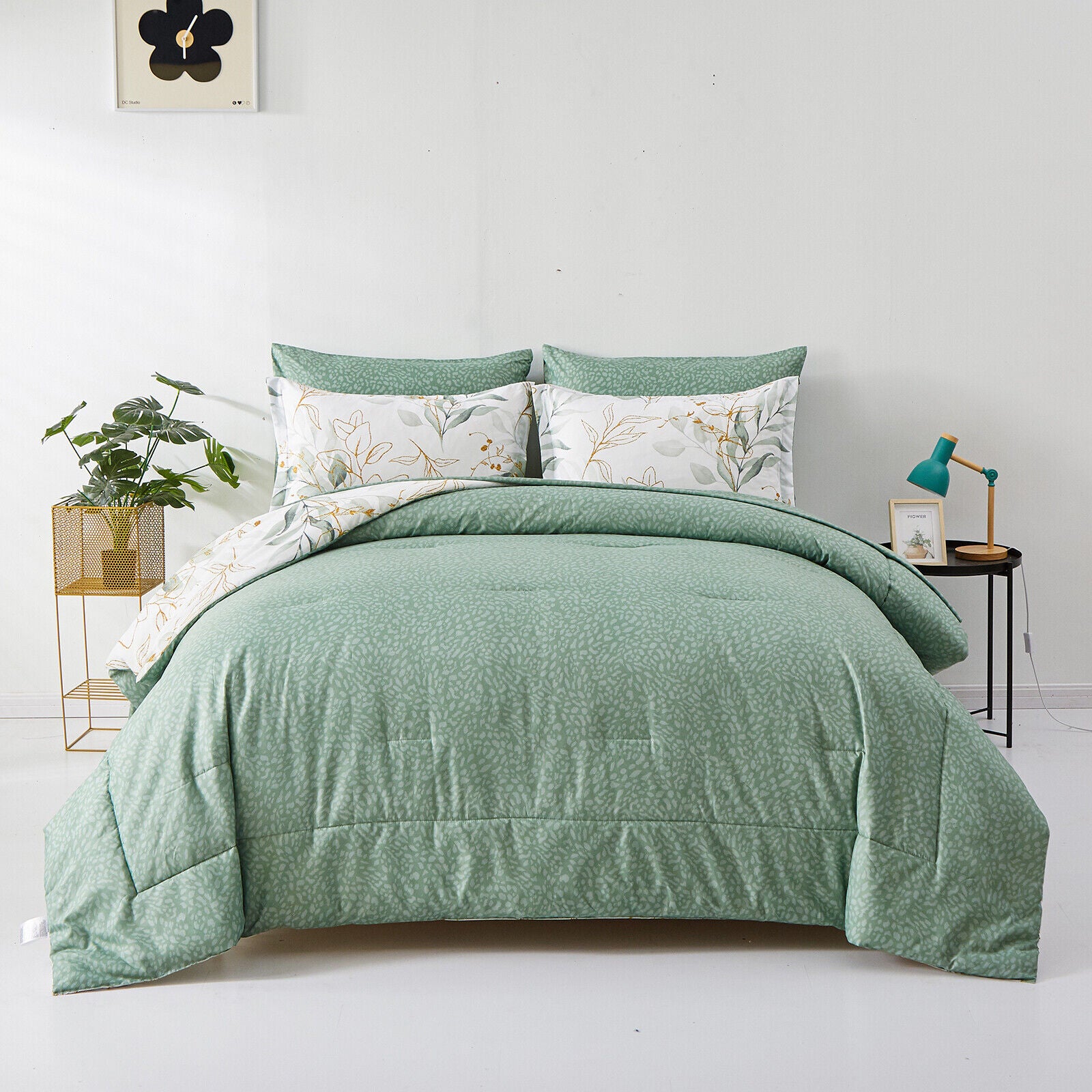 Soft Leaves Comforter Set, King Size, Plush Quilted Bedding with Pillowcases 3