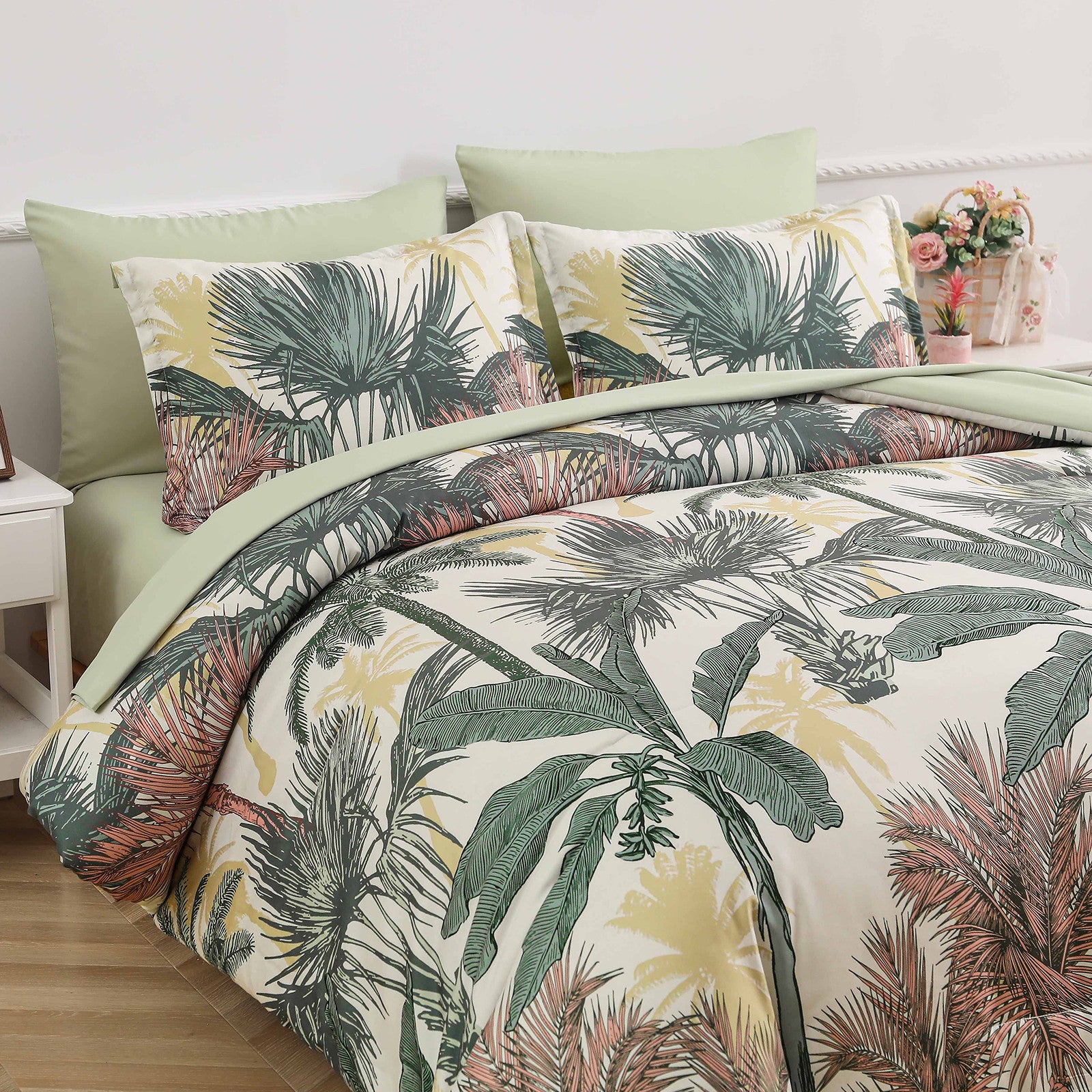 Soft Floral Leaf Comforter Set, King Size, Warm Quilted Bedding with Pillowcases 5