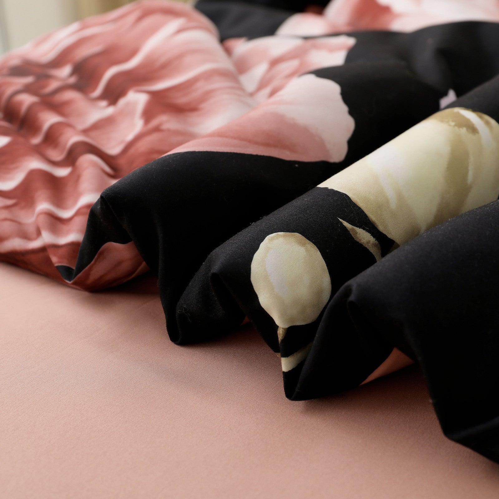 Soft Floral Comforter Set, King Size, Quilted Warm Bedding with Pillowcases 10