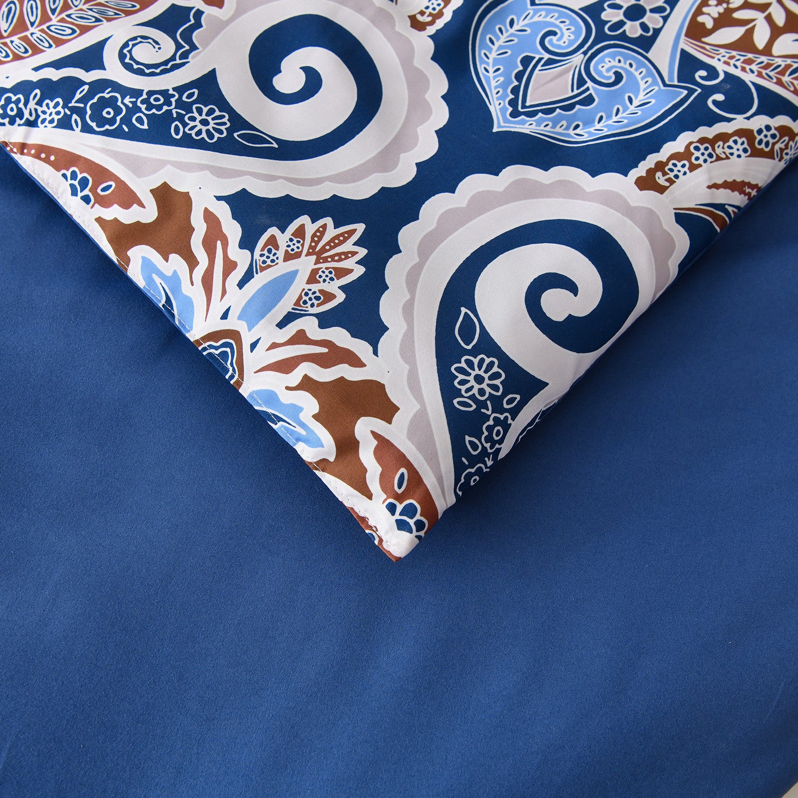 Floral Stripes Comforter Set, King Size, Elegant 3-Piece Bedding with Pillowcases 8