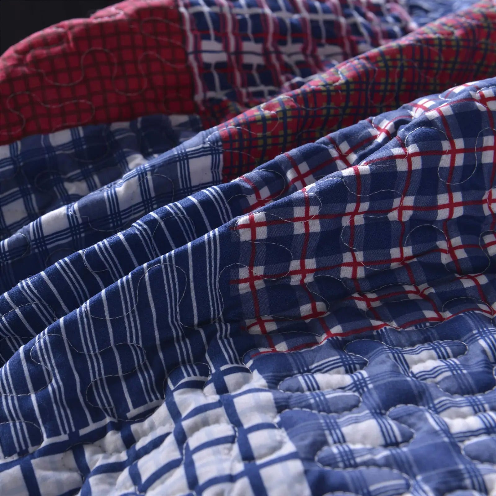 Finesse Quilted Bedspread and Pillowcases Set: Transform Your Sleep Experience - Queen size 3