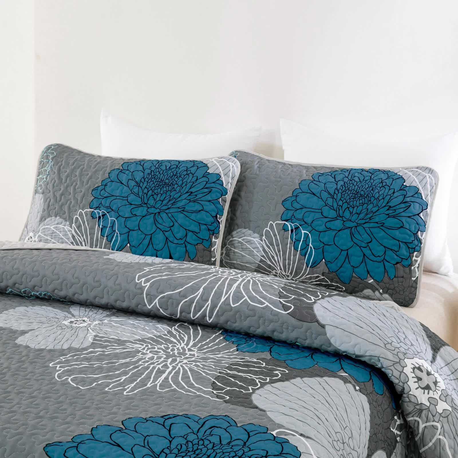 Grey Azure Bloom Quilted Coverlet Bedspread Set with Pillow Covers 4