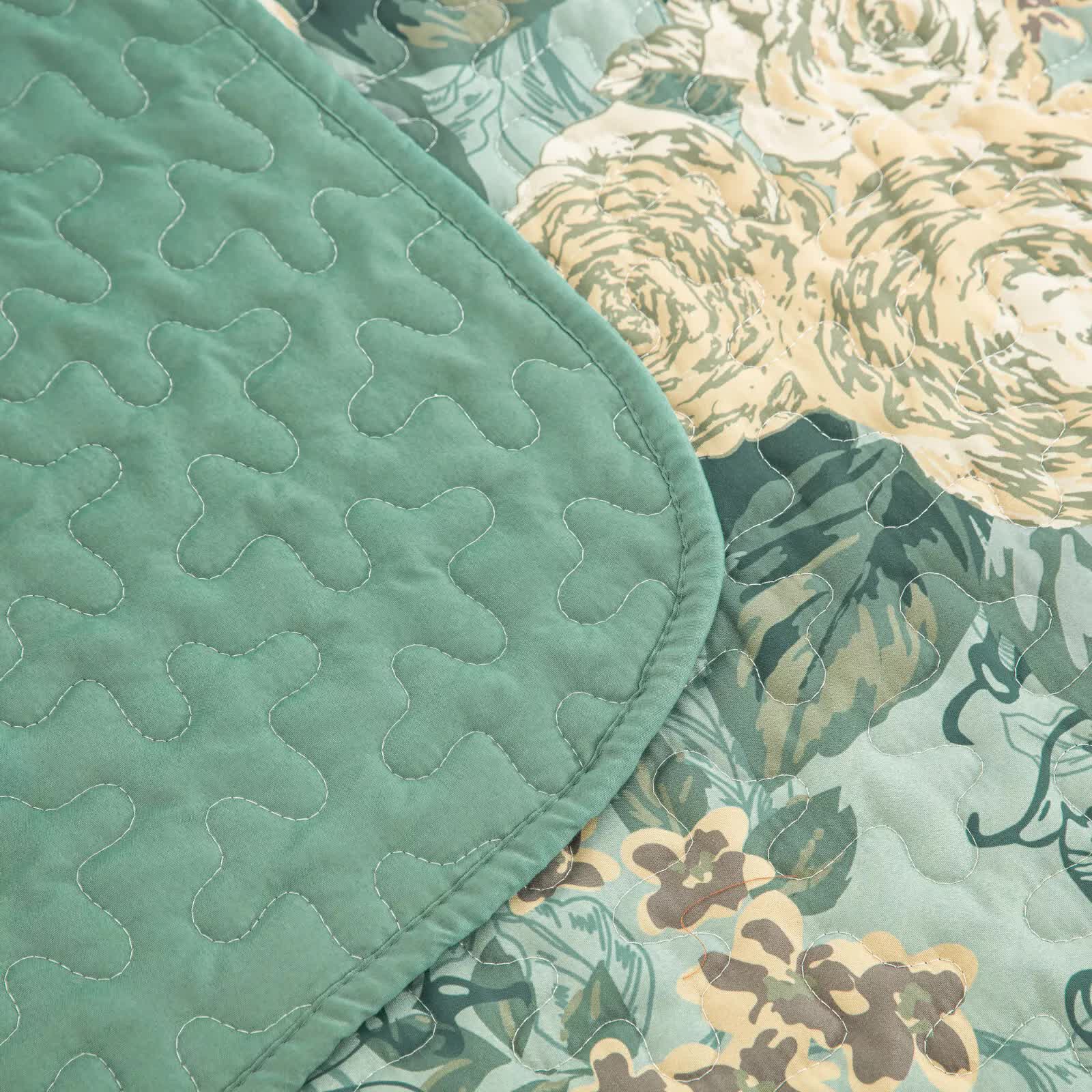 Meadow Butterfly Green Quilted Bedspread Set with Floral Details and Pillowcases 8