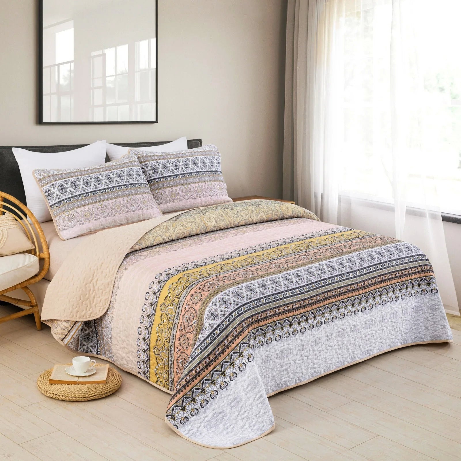 Crafted Quilted Bedspread and Pillowcases Set: A Testament to Skilled Craftsmanship - Queen size 3