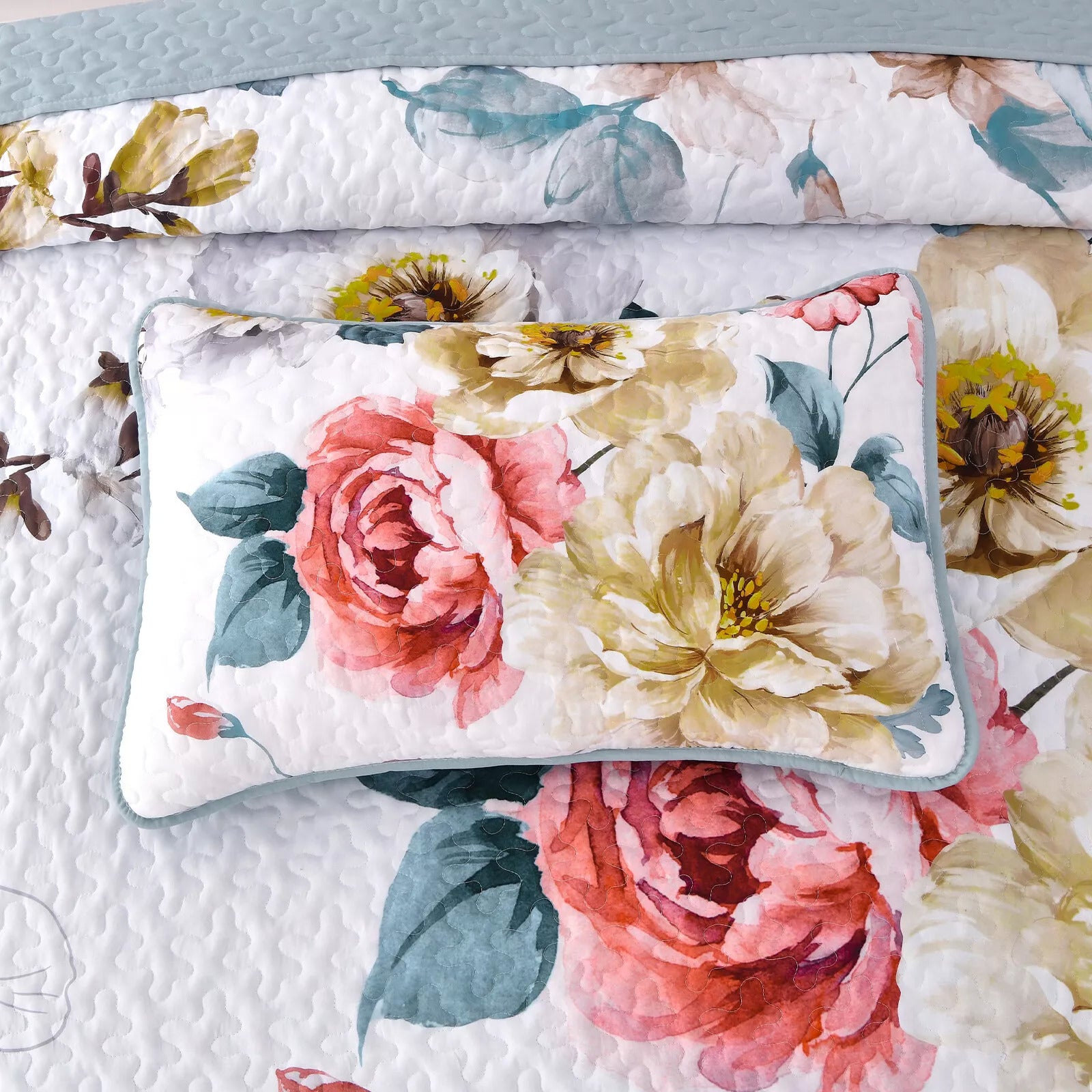 Vibrant Quilted Bedspread and Pillowcases Set: Add Color and Comfort to Your Space - Queen size 6