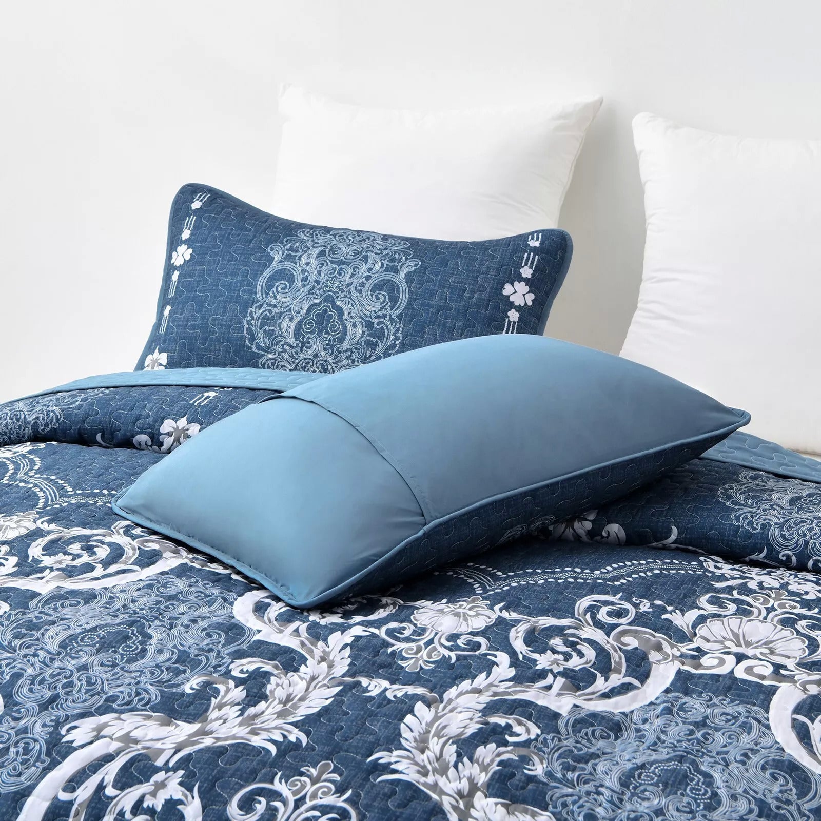 Alluring Quilted bedspread and pillowcovers set: Luxurious Bedroom Addition - Queen size 6
