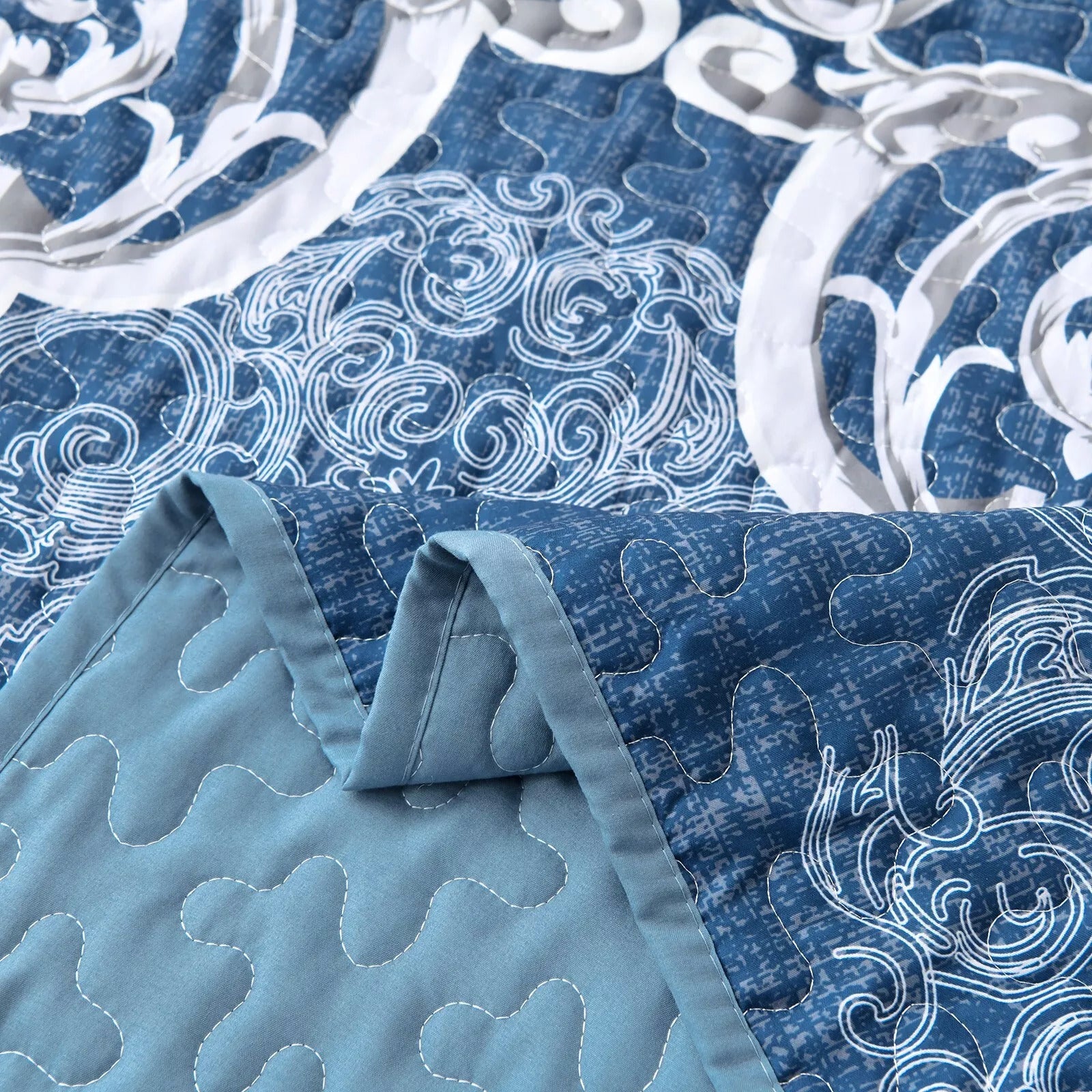 Alluring Quilted bedspread and pillowcovers set: Luxurious Bedroom Addition - Queen size 9