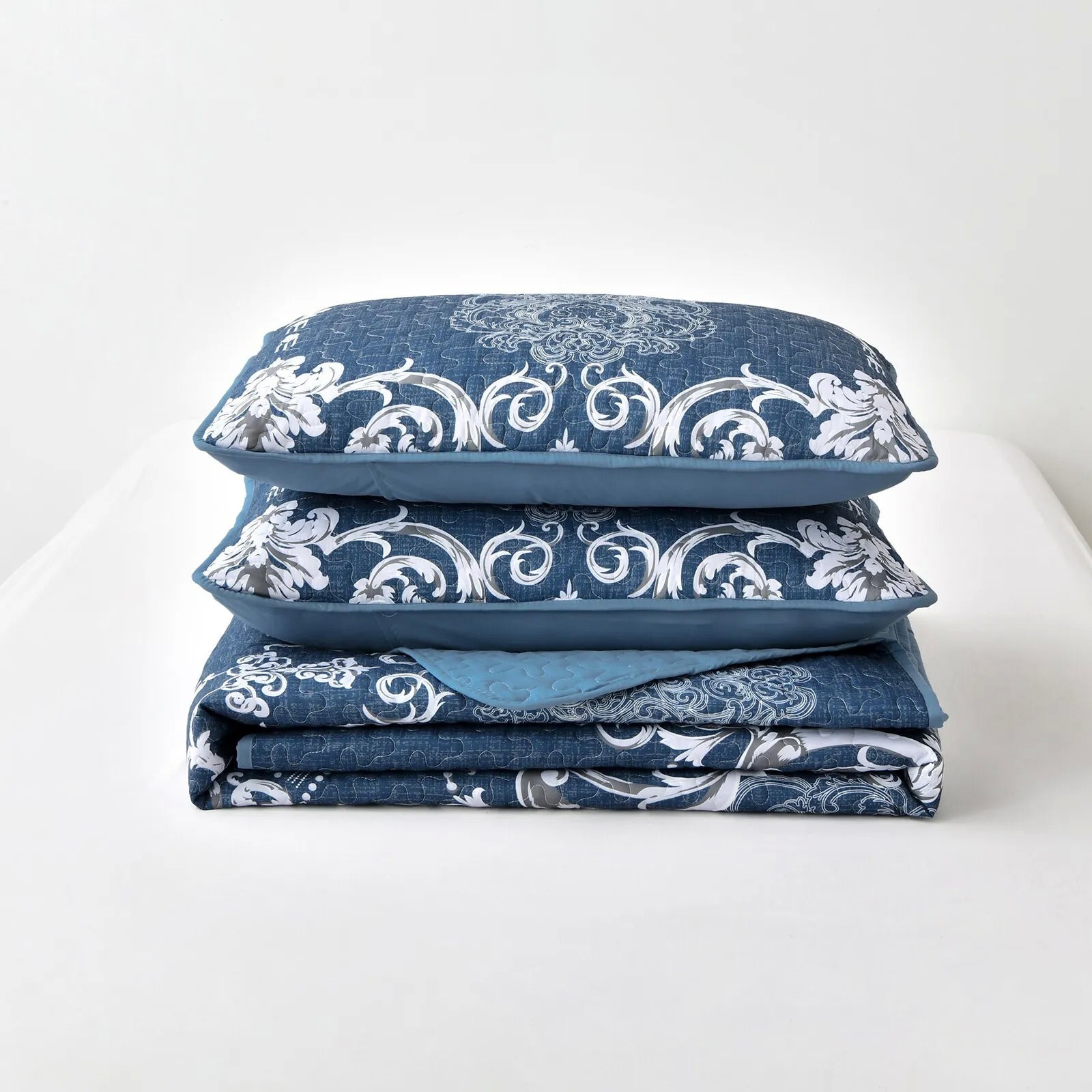 Alluring Quilted bedspread and pillowcovers set: Luxurious Bedroom Addition - Queen size 12