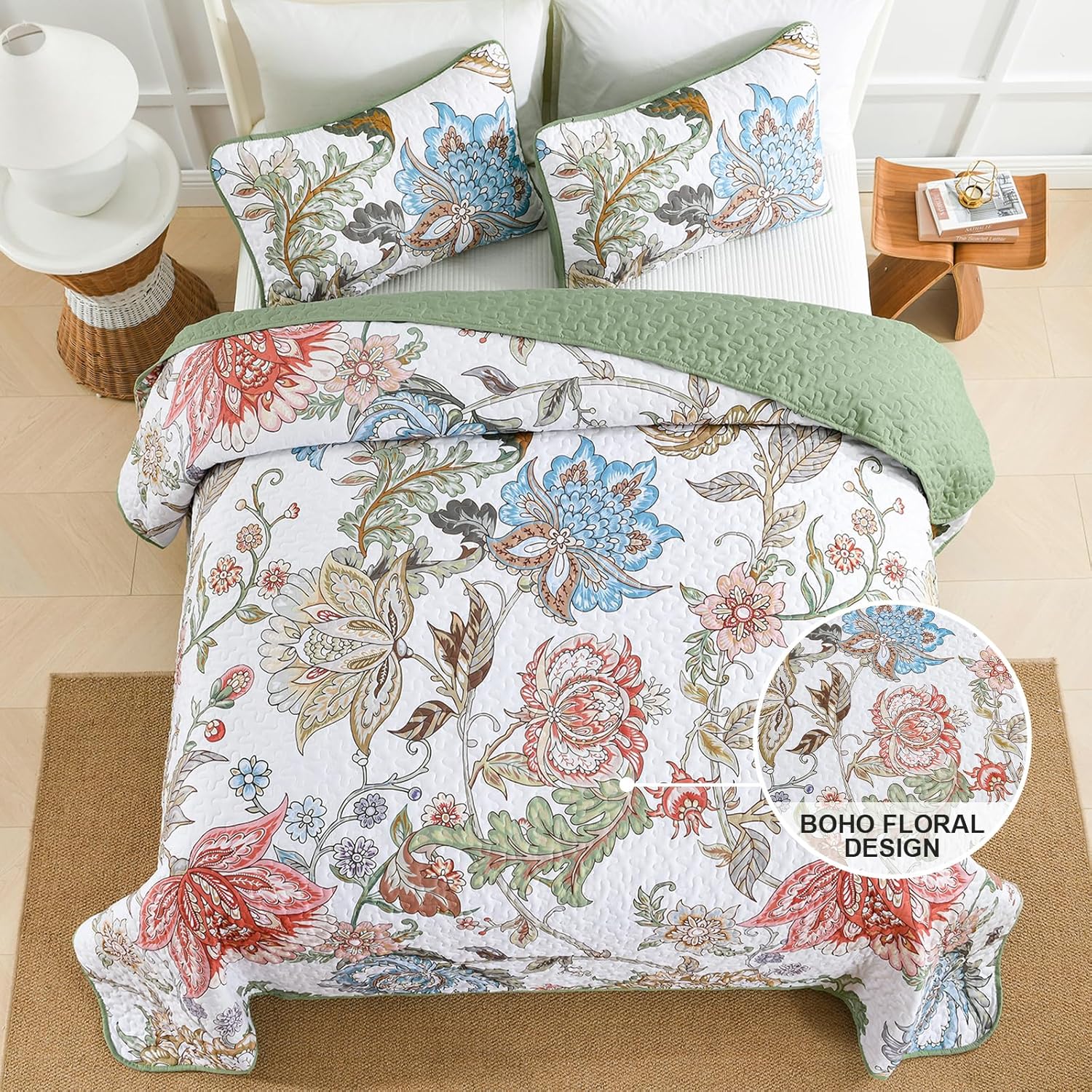 Warm and Inviting Quilted Bedspread and Pillowcases Set: Designed for Relaxation - Queen size 3