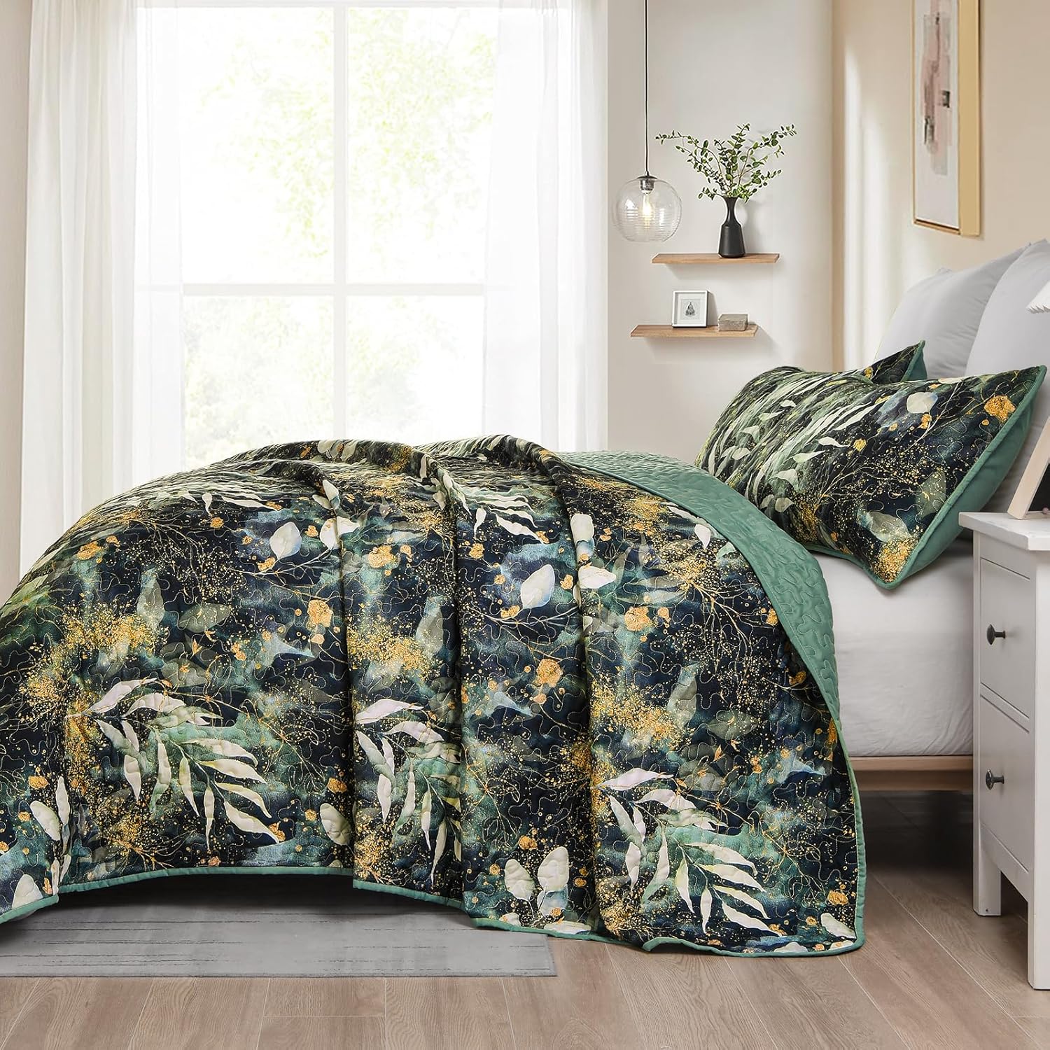 Lush Quilted coverlet and pillowcovers set: Soft and Cozy Feel - Queen size 3