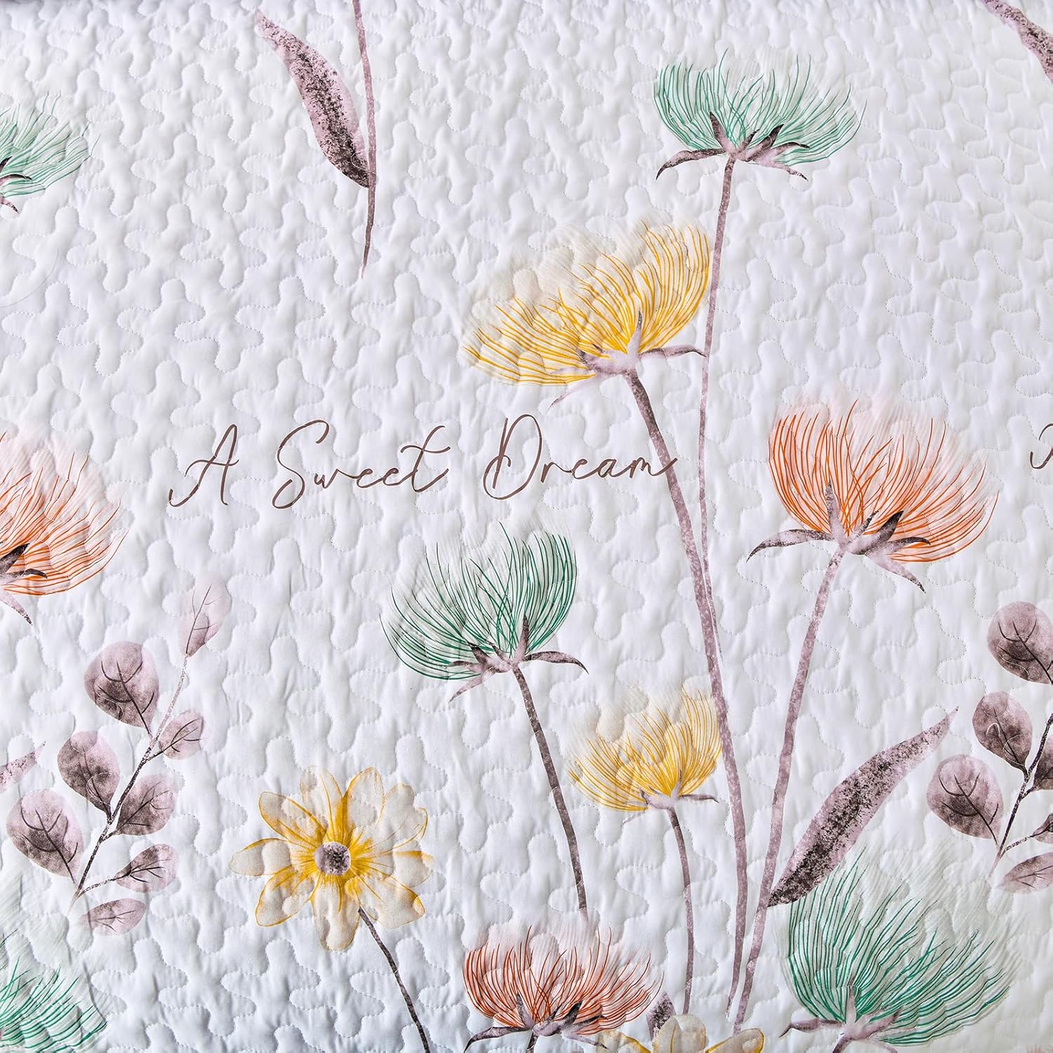 Intricate Quilted Coverlet and Pillowcases Set: A Work of Art for Your Bedroom - Queen size 7