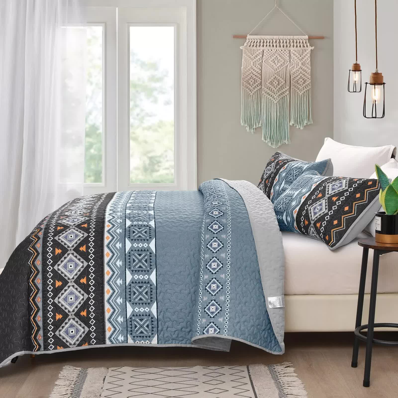 Ambient bloom sky black hour Comforter Set – Aesthetic 3-Piece Bedroom Mood 3