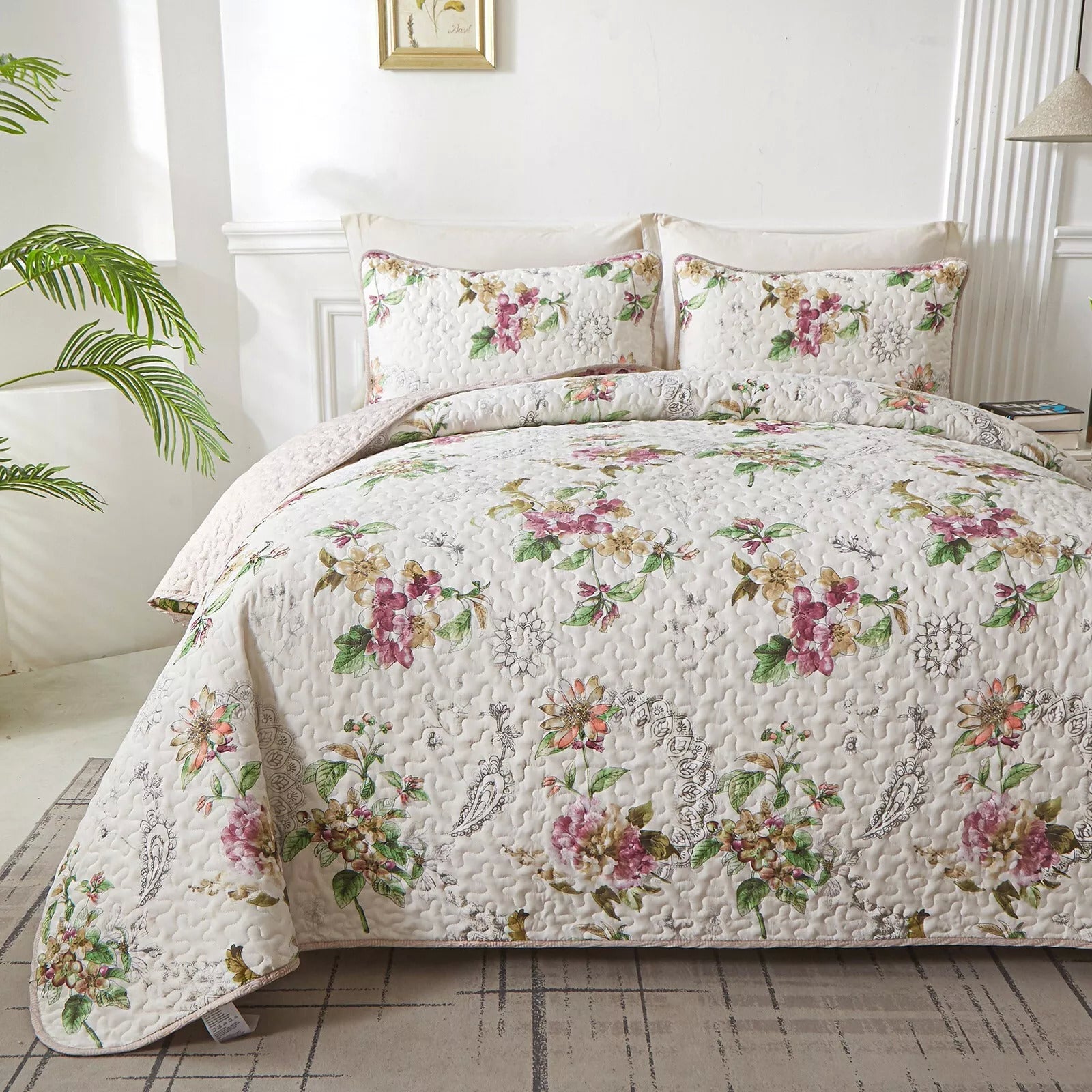 Artisan Quilted Coverlet and Pillowcases Set: A Masterpiece for Your Bed - Queen size 3
