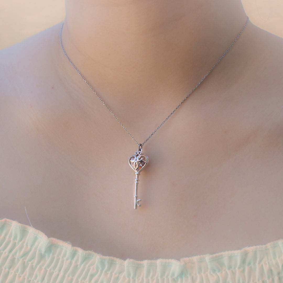 Gift Box - Key White Gold Aroma Necklace + Purify Oil Blend 3
