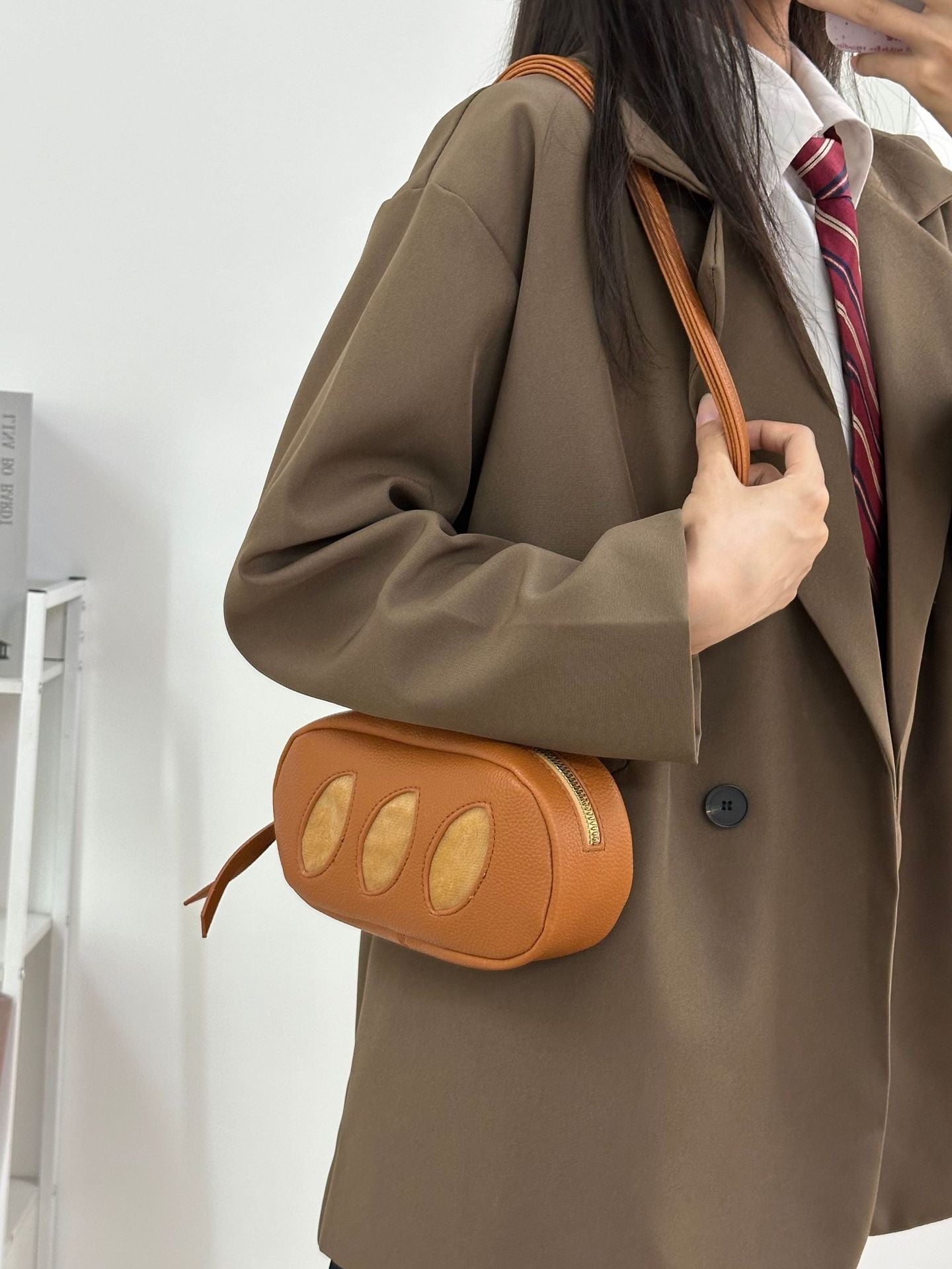 Creative Cute Baguette Crossbody Bag – Unique Bread Design, Fashionable Shoulder Bag for Daily Use 4