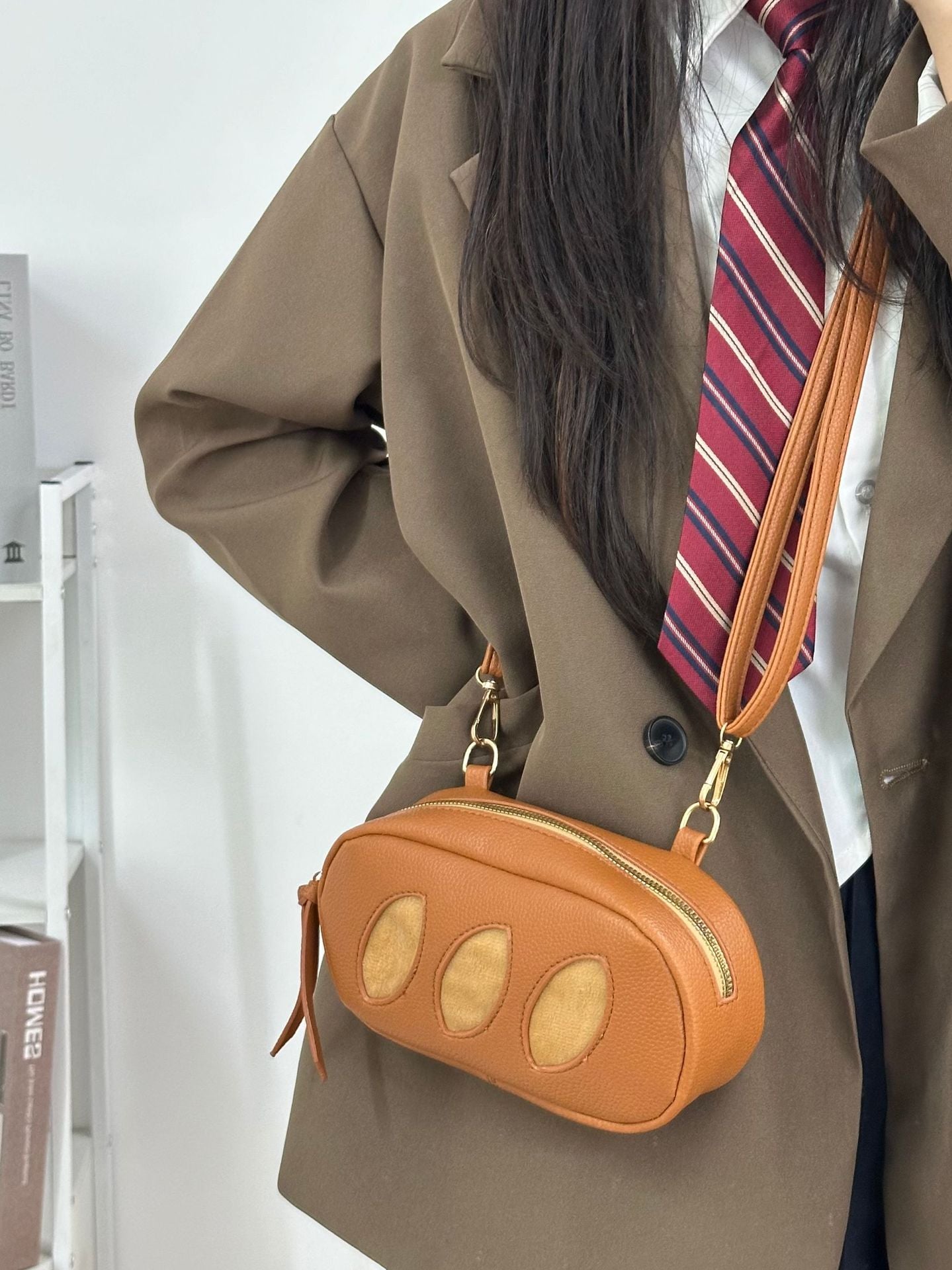 Creative Cute Baguette Crossbody Bag – Unique Bread Design, Fashionable Shoulder Bag for Daily Use 5