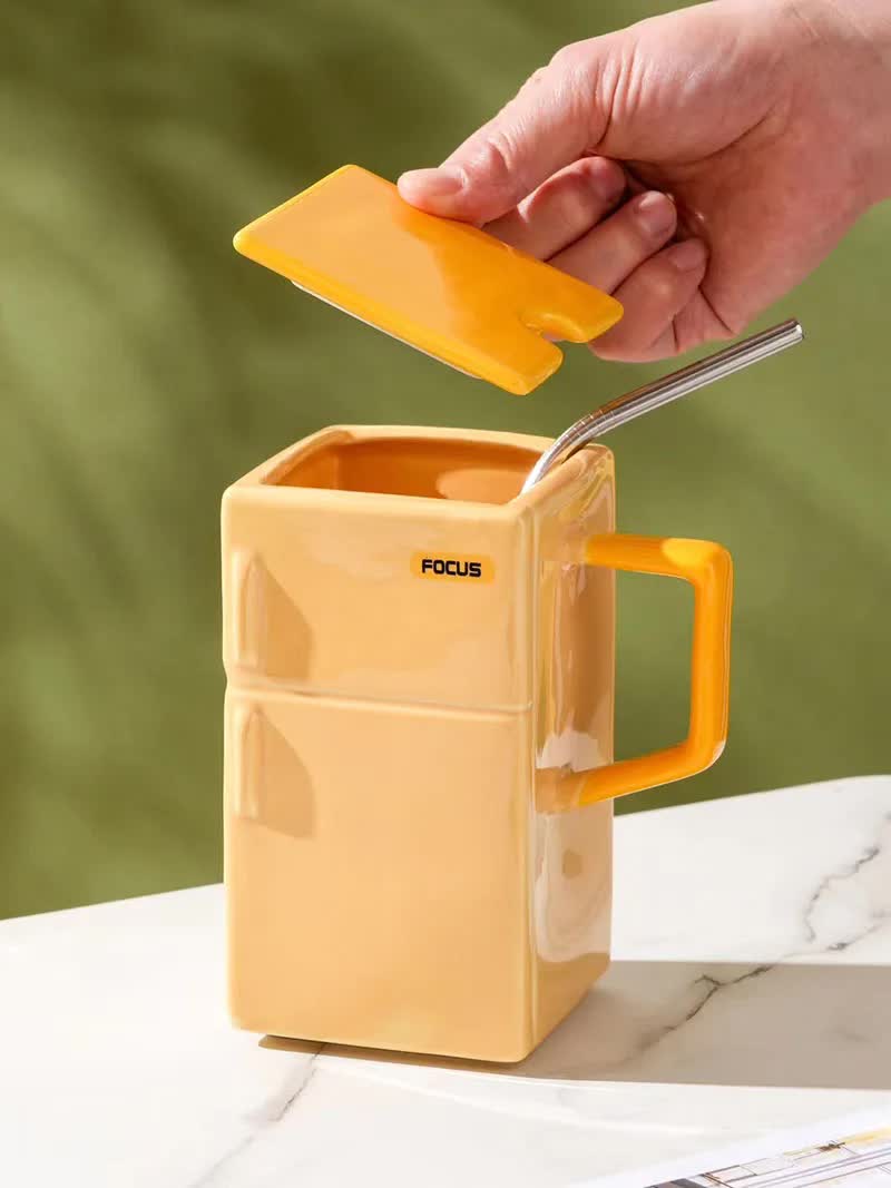 Yellow Creative Retro Refrigerator Ceramic Mug with Lid and Straw - 550ml Coffee Cup - Unique Gift for Couples or Office Use 4