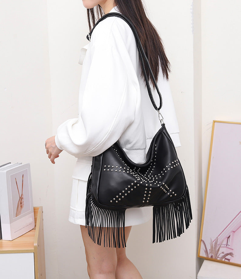 Black Trendy Rivet Fringe Shoulder Bag – Large Capacity Soft Leather Handbag for Women, Perfect for Travel and Leisure 4