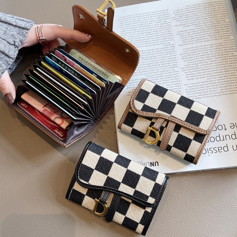 Black Stylish Checkered Wallet with Multiple Card Slots - Compact and Practical for Daily Use 3