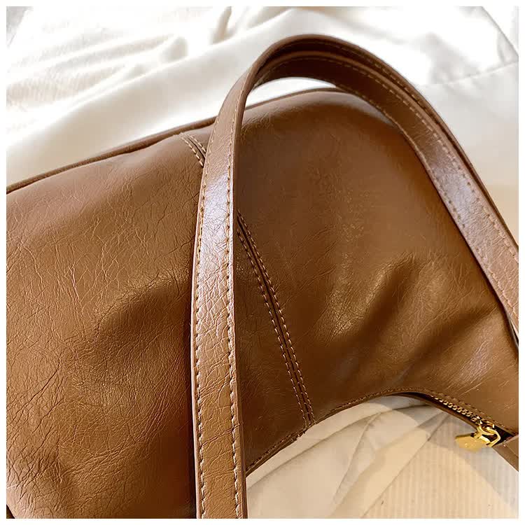 Brown Vintage PU Leather Shoulder Bag - Women's Simple and Stylish Tote Bag for Commuting and Casual Use 4