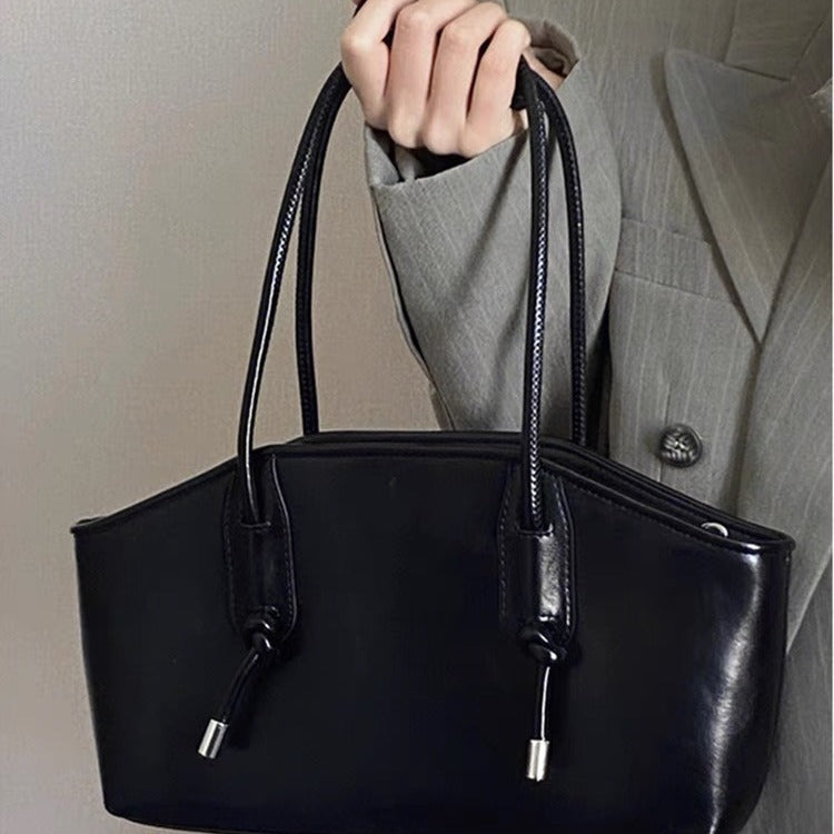 Elegant Black PU Handbag with Stylish Chain Closure – Spacious and Versatile Shoulder Bag 4