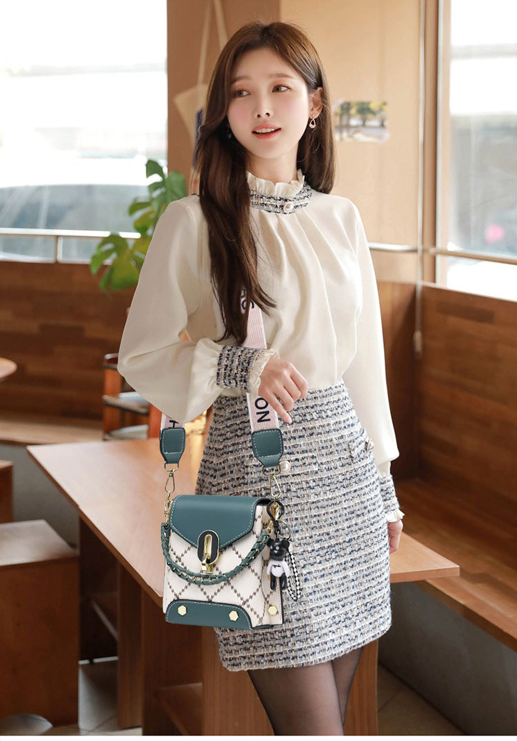 White Stylish Korean Minimalist Crossbody Bag - Elegant Small Square Shoulder Bag with Phone Pocket 8