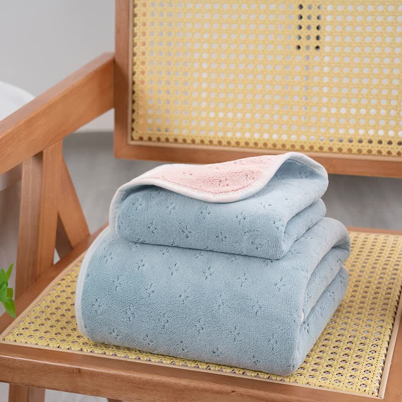 Blue-pink Oversized Double-Sided Coral Fleece Bath Towel | Soft and Absorbent, Thick & Warm, 70x140cm 3