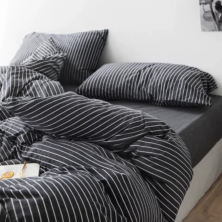 Black Stripes Three-Piece Bedding Set - Comfortable Polyester with Adjustable Corner Straps (Quilt Cover 265*230CM + Pillowcase 51*76CM*2) 3