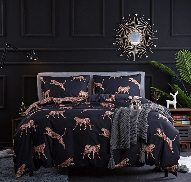 Black leopard print Three-Piece Bedding Set - Comfortable Polyester with Adjustable Corner Straps (Quilt Cover 200*230CM + Pillowcase 51*76CM*2) 4