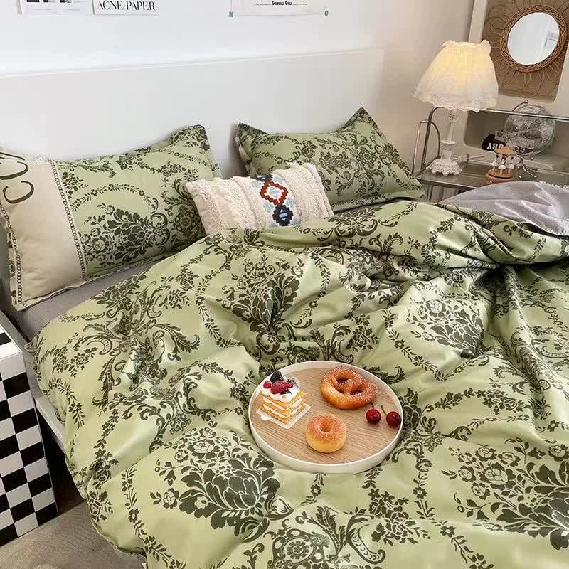 Green Floral 3-Piece Bedding Set - Soft and Lovely Bed Sheets (Quilt 150x200cm, Flat Sheet 160x230cm, Pillowcase 48x47cm) 3