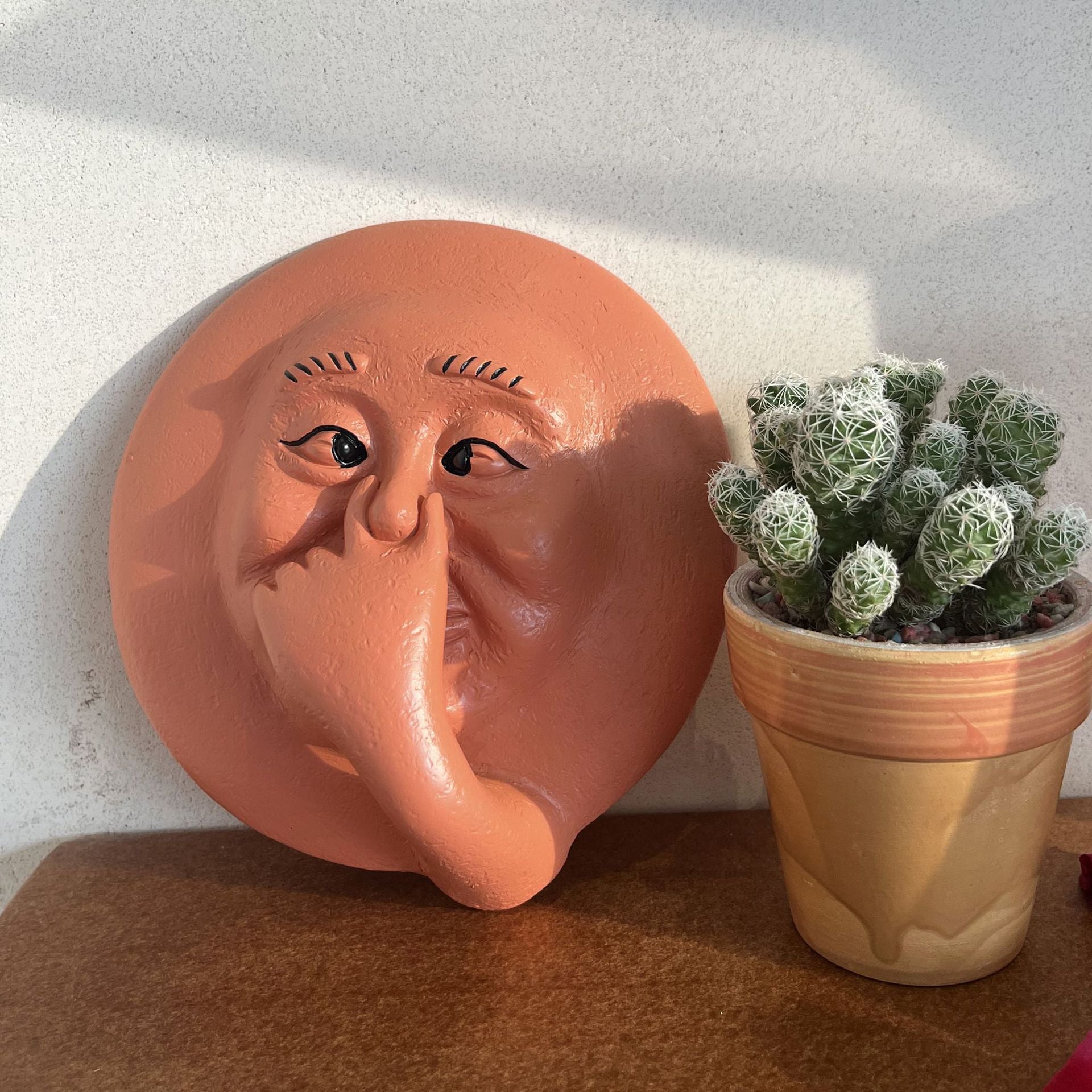 Funny Hand-Face Clay Wall Decor - Resin Humorous Statue for Home & Bathroom 3