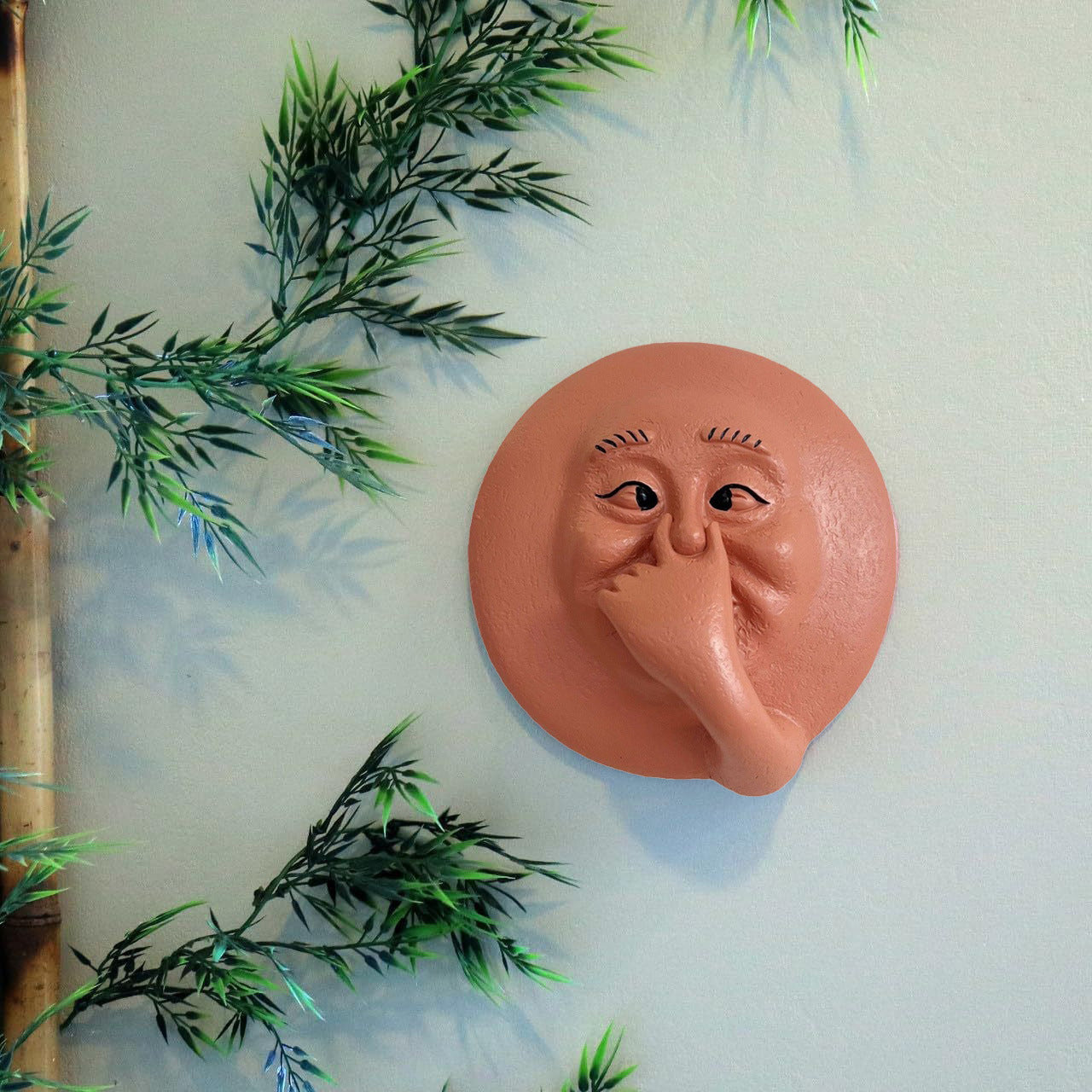 Funny Hand-Face Clay Wall Decor - Resin Humorous Statue for Home & Bathroom 4