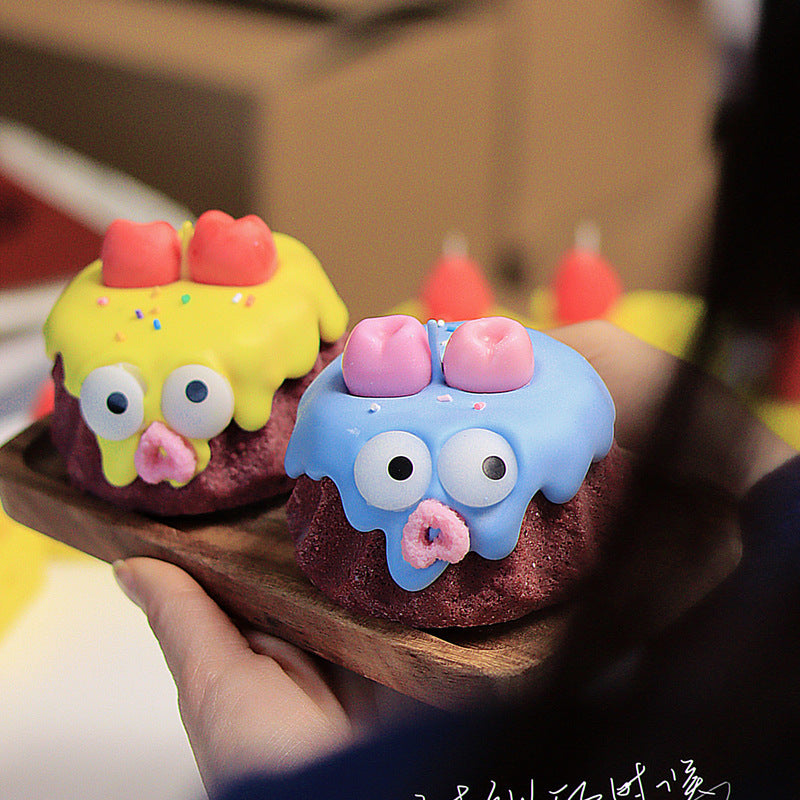 Yellow Cake Candle - Cute Soy Wax Candle, Gift for Friends (White Peach Oolong)