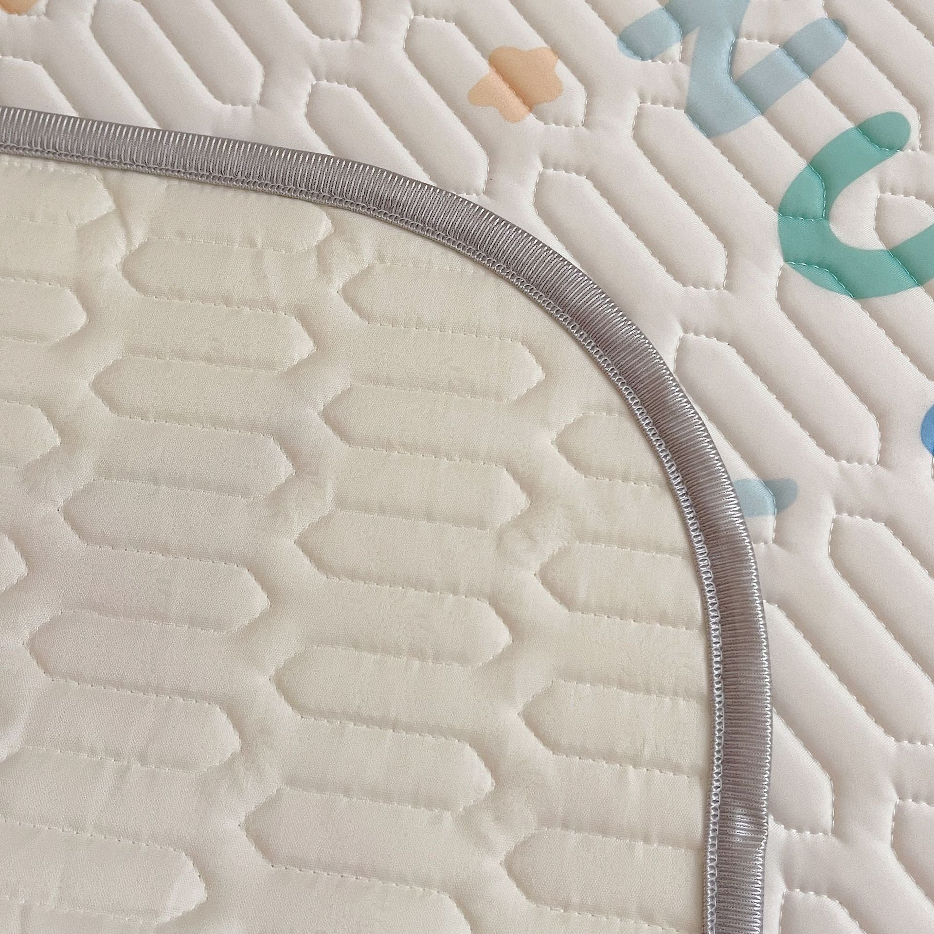 Strawberry Pattern 2 Piece Set Kids Cooling Pad Set - 60x120cm Cartoon Latex Mattress Protector,  Pillow 7