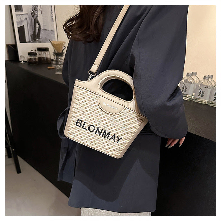 Small and lightweight khaki BLONMAY bucket bag, perfect for everyday use 3