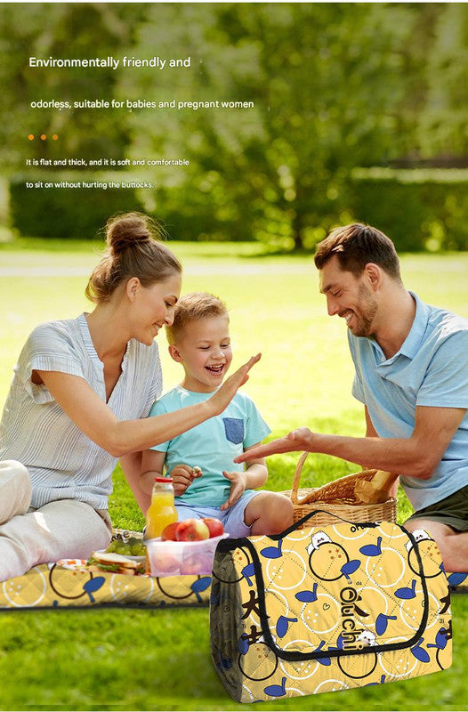 Waterproof Foldable Picnic Blanket with Green Mood Print - 200x200cm 4